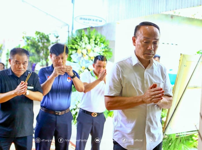 VFF san sẻ, hỗ trợ gia đình cố trọng tài Trần Đình Thịnh- Ảnh 4.