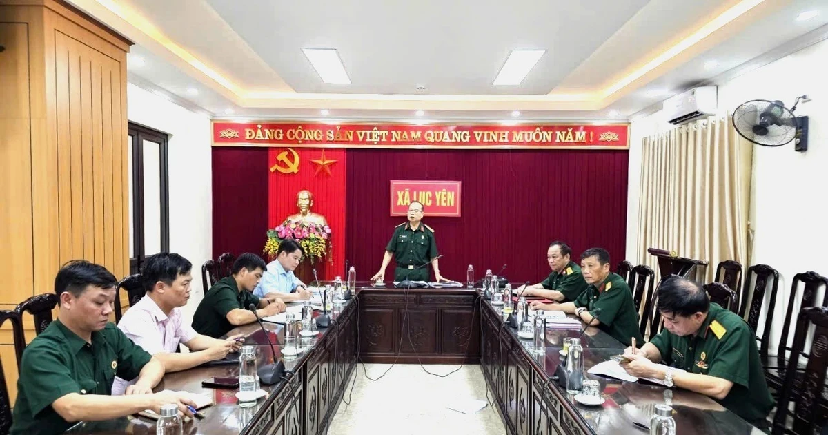 지방 재향군인 협회는 Luc Yen Commune 재향군인 협회와 협력합니다.