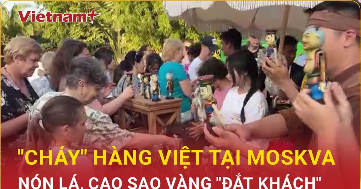 Lễ hội hàng Việt tại Moskva: Nón lá, cao Sao Vàng "đắt khách"