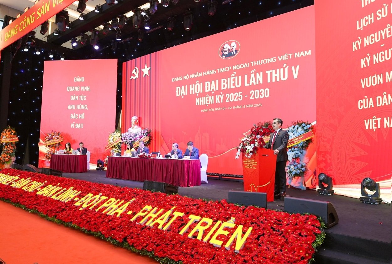 Đại hội đại biểu Đảng bộ Vietcombank lần thứ V nhiệm kỳ 2025 – 2030 “Tiếp tục giữ vai trò “sếu đầu đàn” dẫn dắt tiên phong hiện thực hóa các mục tiêu phát triển đất nước”