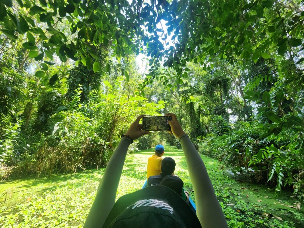 Xu hướng người trẻ chọn đi du lịch để chữa lành tâm hồn và .