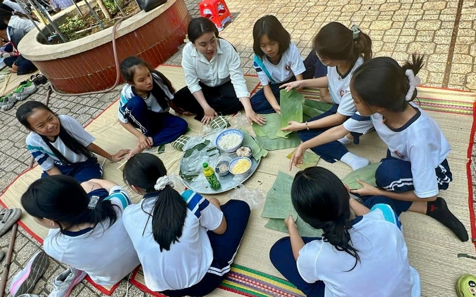 Phụ huynh ở TP HCM sốt ruột, mong tựu trường sớm để nghỉ Tết dài hơn!- Ảnh 3.