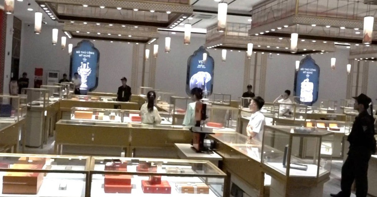 Shop bán hàng không rõ nguồn gốc ở Khánh Hòa với 29 thành viên người Trung Quốc