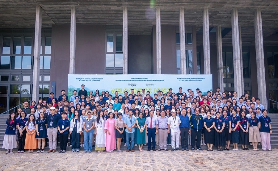 Trường hè khoa học lần thứ 12: Nơi những người trẻ đón nhận điều chưa biết