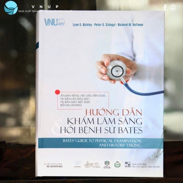 Cuốn tài liệu y khoa nhắc bác sĩ thấu cảm cùng người bệnh - Ảnh 1.