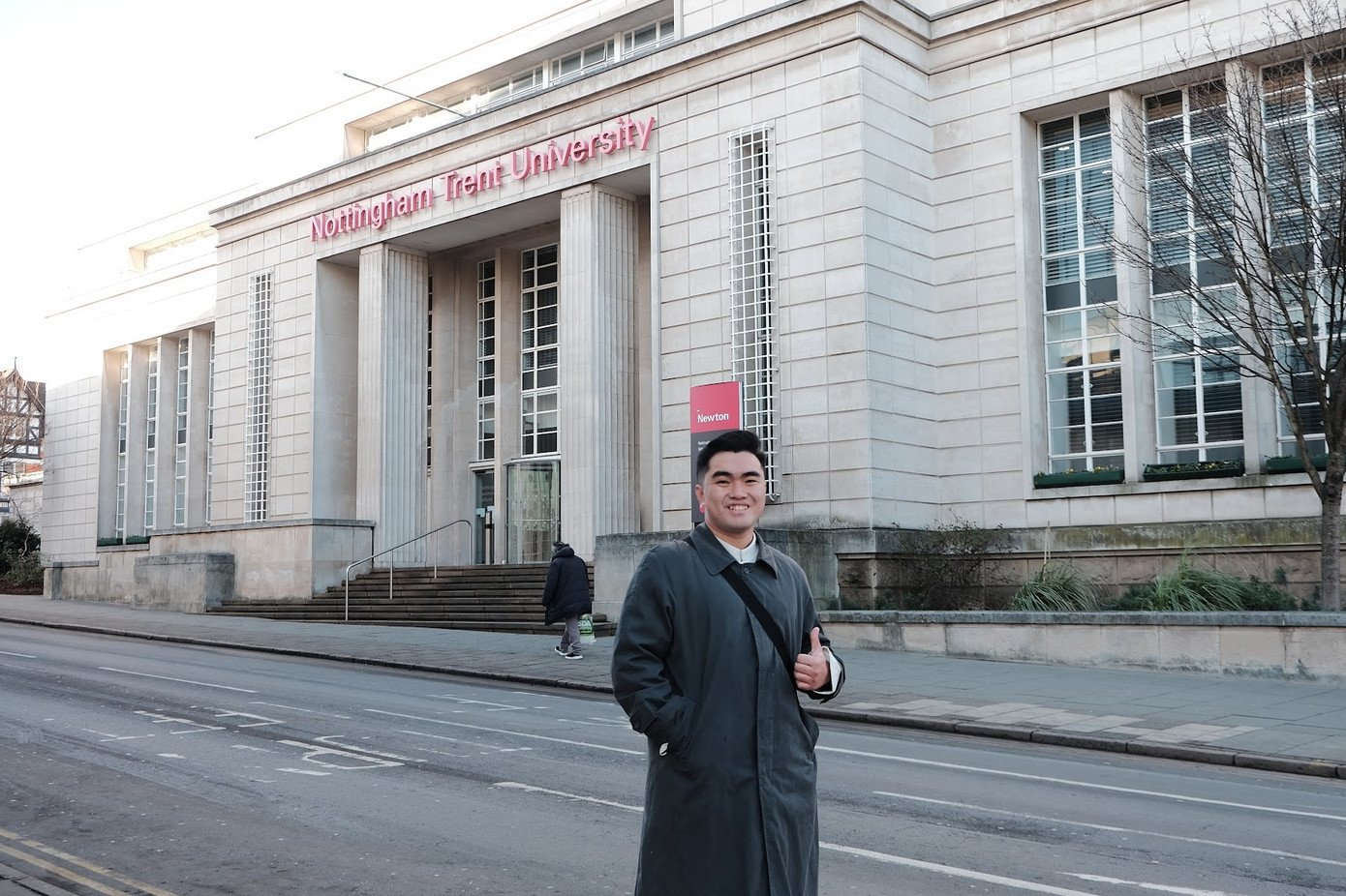 hinh-1-quynh-check-in-tai-nottingham-trent-university-noi-khoi-dau-hanh-trinh-hoc-tap-quoc-te.jpg