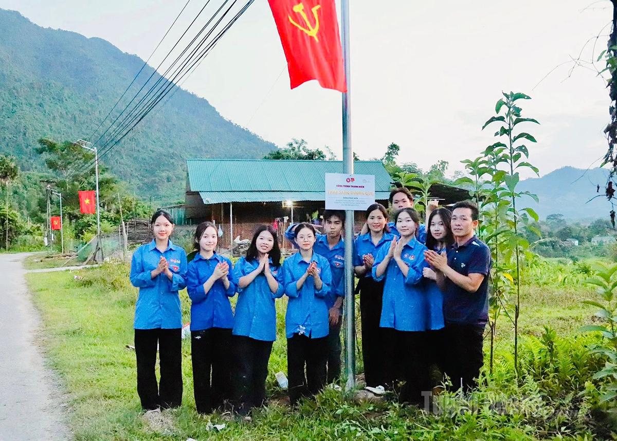 Công trình thắp sáng đường quê được khánh thành và đưa vào sử dụng.