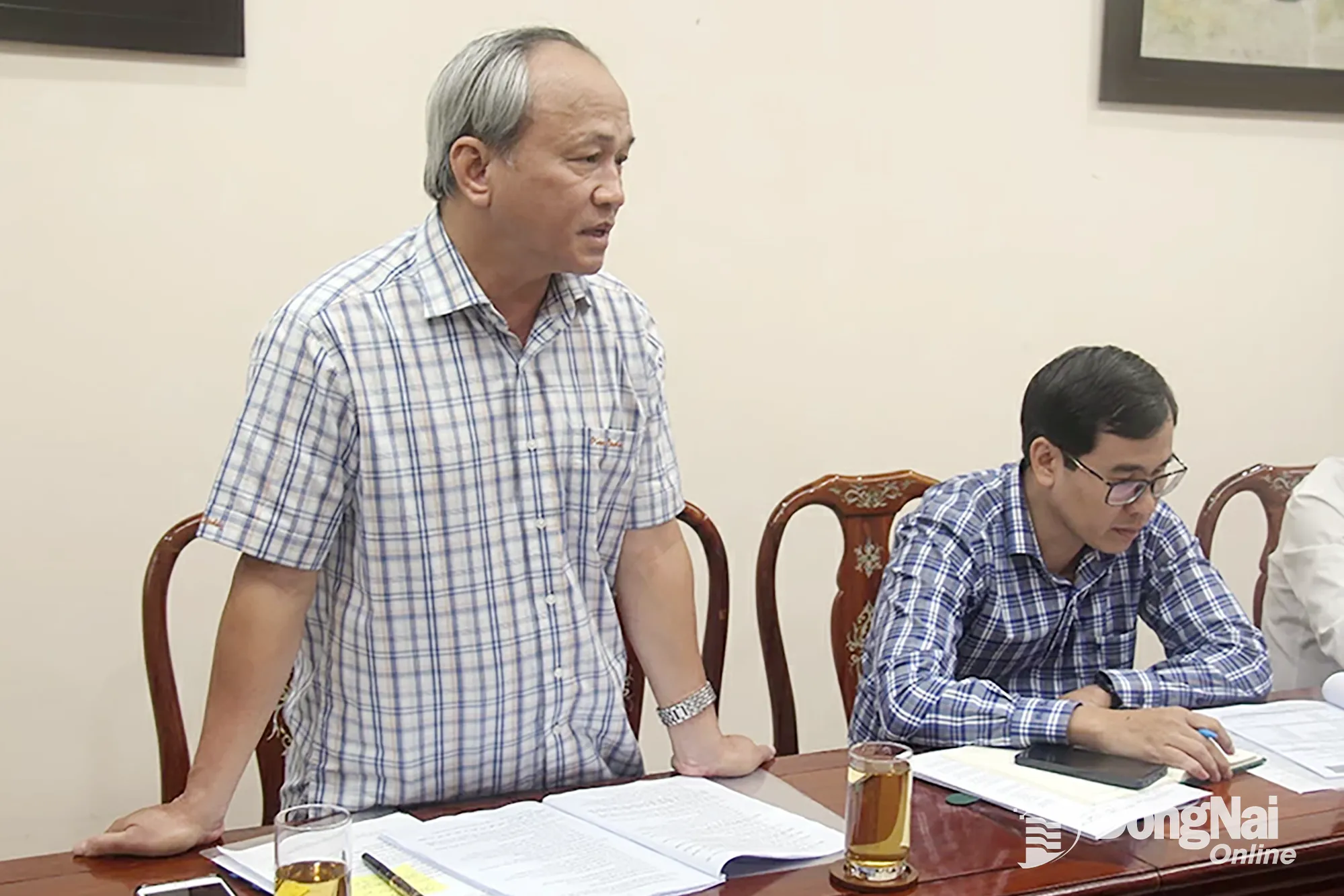 Đại diện Sở Tài chính đóng góp ý kiến tại buổi làm việc. Ảnh: Hải Quân