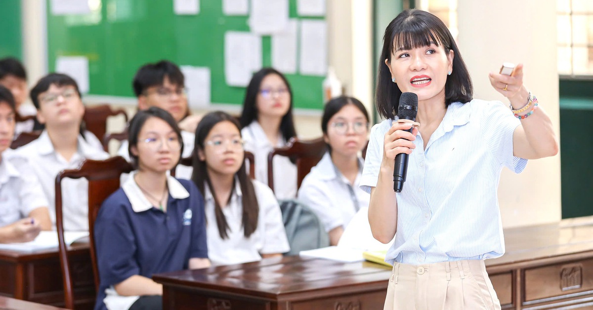 Những giờ dạy đặc biệt của cô hiệu trưởng trường chuyên