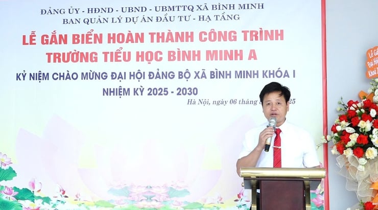 Bình Minh: Gắn biển công trình Trường Tiểu học Bình Minh A chào mừng Đại hội đại biểu Đảng bộ xã lần thứ I- Ảnh 2.