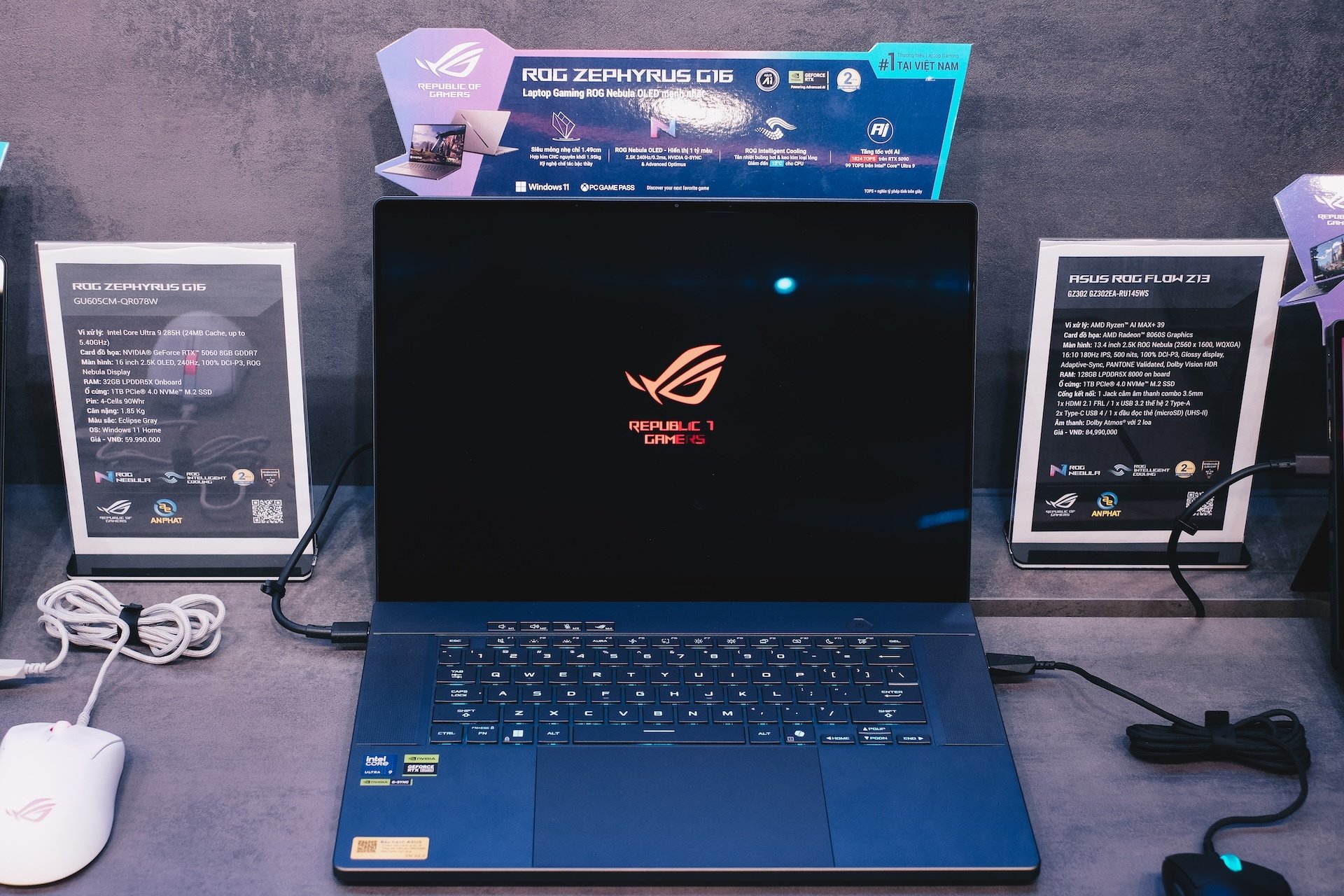 Asus,  Asus Exclusive Store anh 10