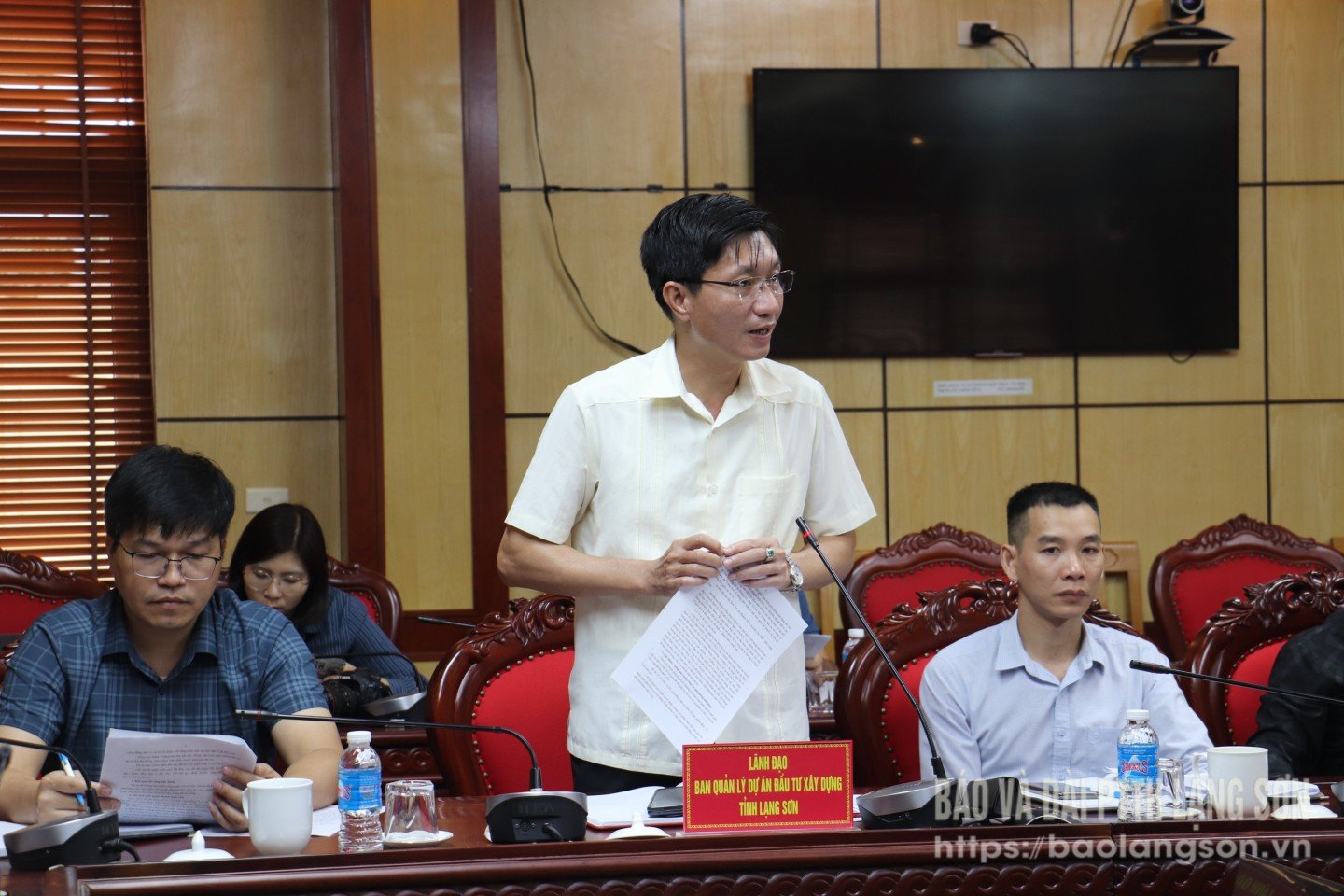 Đại diện chủ đầu tư báo cáo các thông tin dự án tại buổi kiểm tra