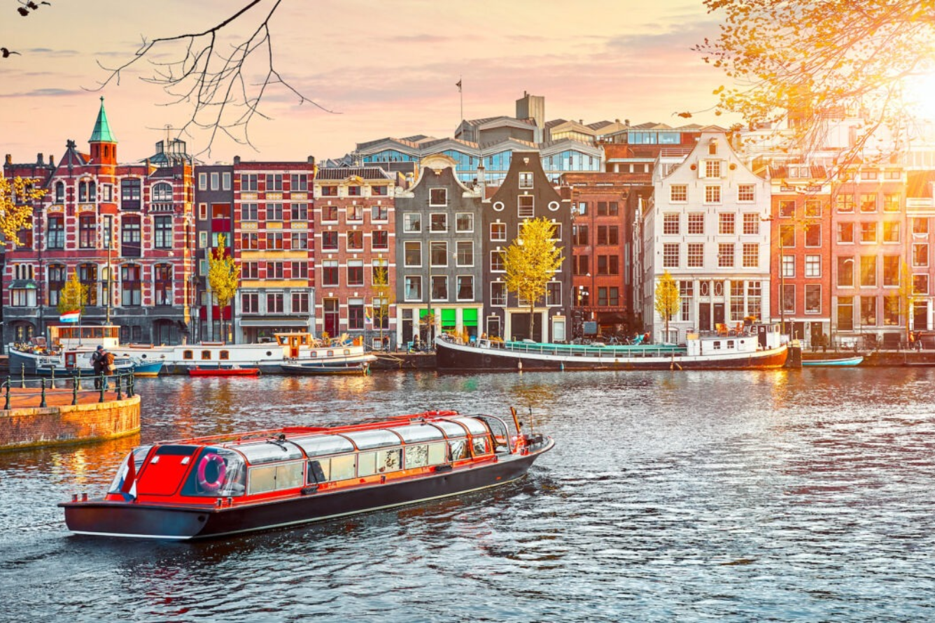 Top 3 trải nghiệm du lịch ở Amsterdam: Khám phá linh hồn của thành phố kênh đào