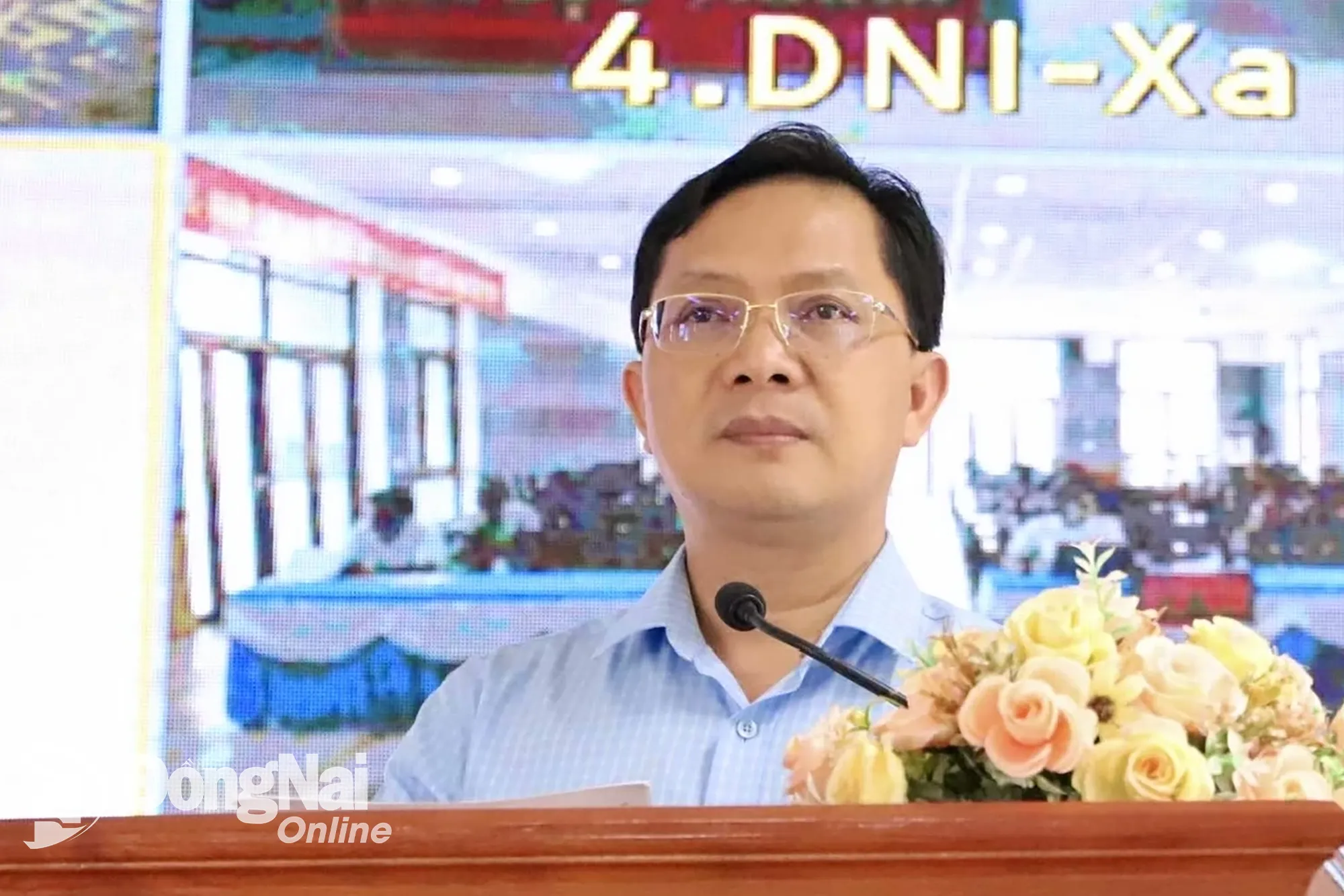 សមាជិកគណៈកម្មាធិការអចិន្ត្រៃយ៍បក្សខេត្ត អនុប្រធានអចិន្ត្រៃយ៍គណៈកម្មាធិការរណសិរ្សមាតុភូមិវៀតណាមខេត្ត Ha Anh Dung ថ្លែងសុន្ទរកថាក្នុងសន្និសីទ។ រូបថត៖ B.Nguyen