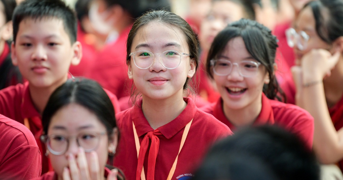 新学期：職人、芸術家、アスリートなどを学校行事に招待する仕組みがあります。