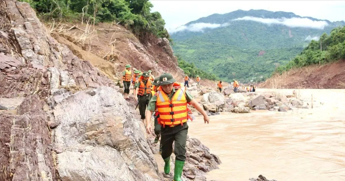 Bộ Công an hỗ trợ làm mới, sửa chữa 1.000 căn nhà cho vùng lũ Nghệ An