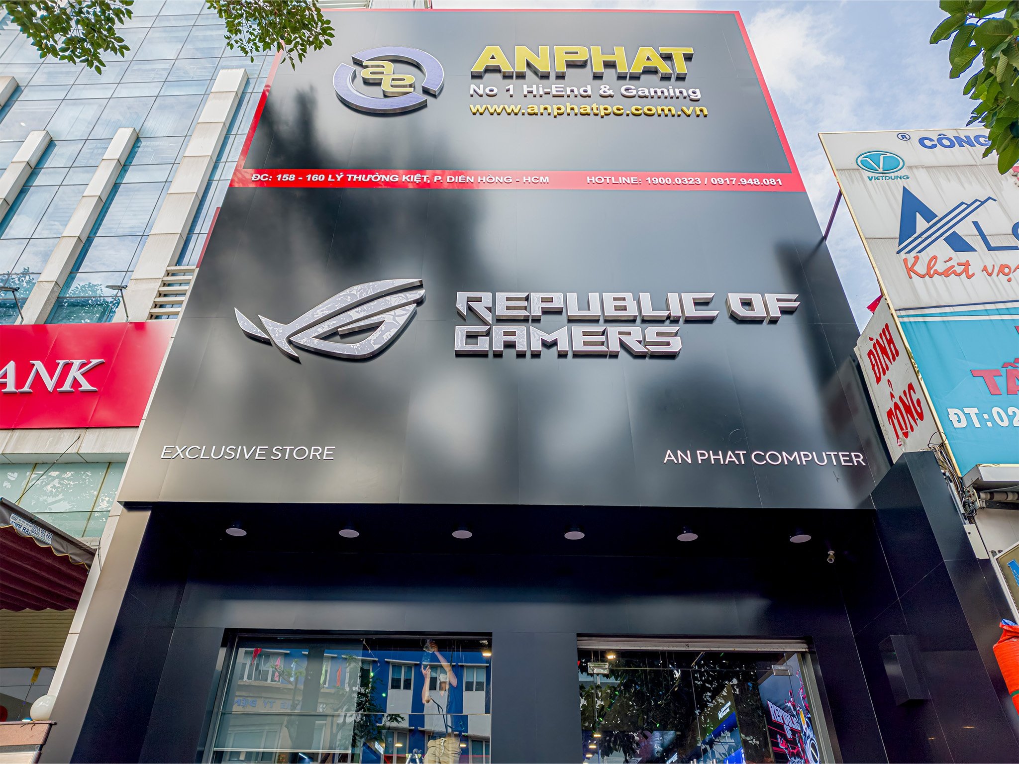 Asus,  Asus Exclusive Store anh 2