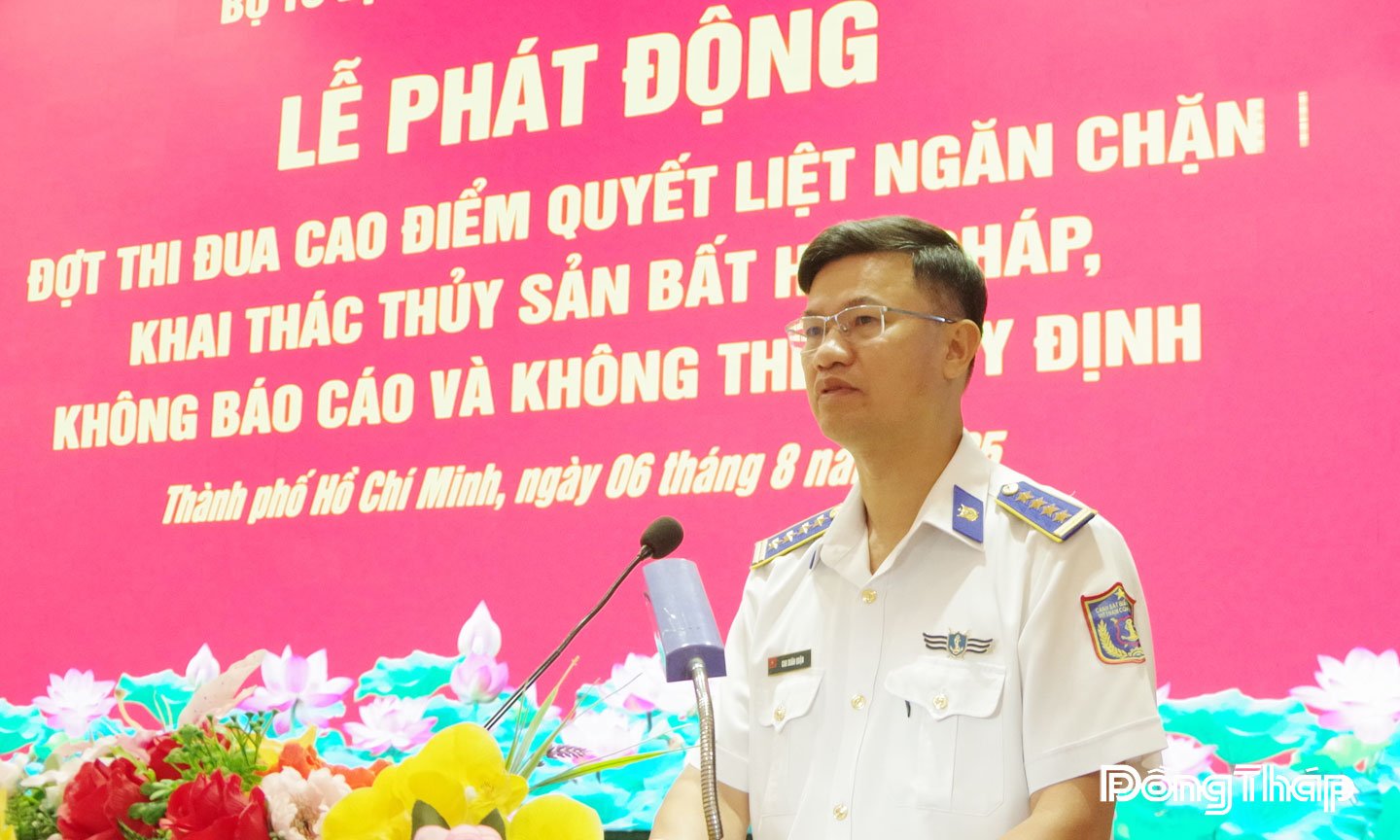 Đại tá Cao Xuân Quận - Phó Chính ủy Vùng Cảnh sát biển 3 chủ trì hội nghị