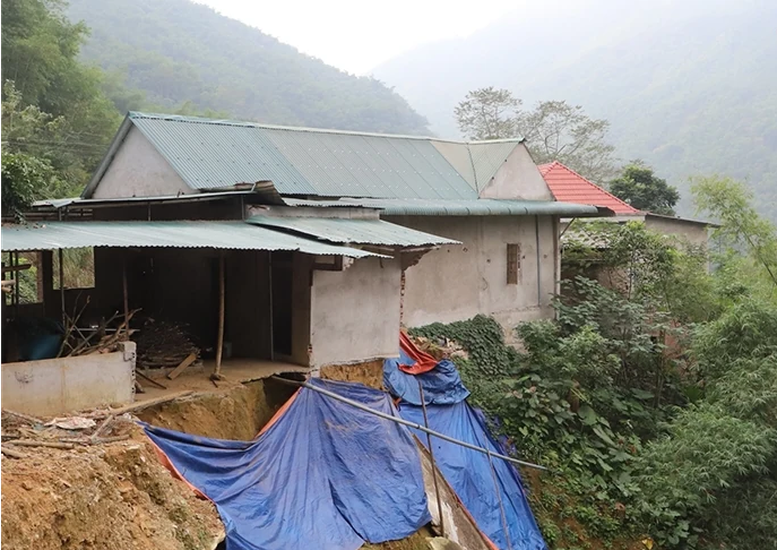 Không để hộ nghèo phải ở nhà dột nát mùa mưa bão- Ảnh 2.
