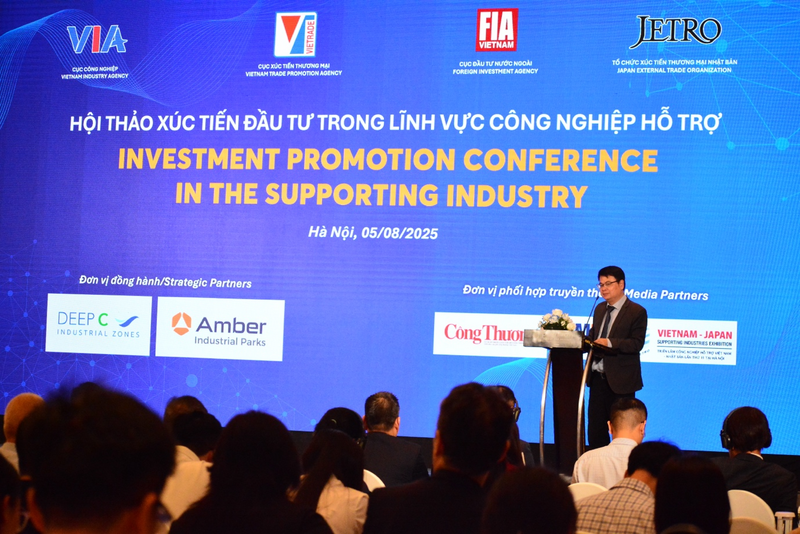 Hội thảo "Xúc tiến đầu tư trong lĩnh vực công nghiệp hỗ trợ" với sự tham gia của trên 200 đại biểu trong nước và quốc tế bàn về nhiều giải pháp thúc đẩy phát triển công nghiệp hỗ trợ tại Việt Nam.