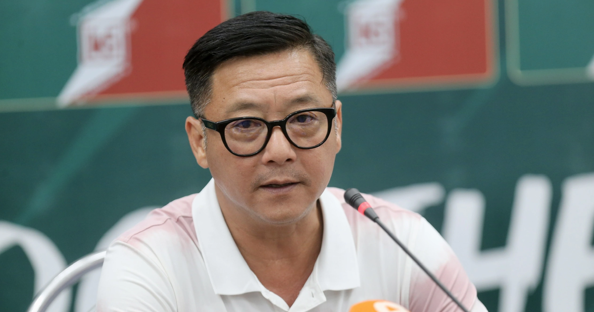 CLB Công an TP.HCM đăng ký HLV Lê Huỳnh Đức và chân sút Tiến Linh dự V-League