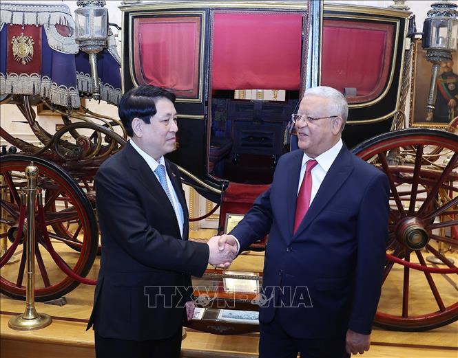 ចំណងជើងរូបថត