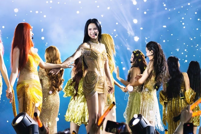 Thời trang concert - 'vũ khí mới' chinh phục khán giả- Ảnh 1.