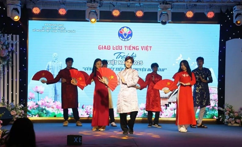 អង់គ្លេស៖ ព័ត៌មាន