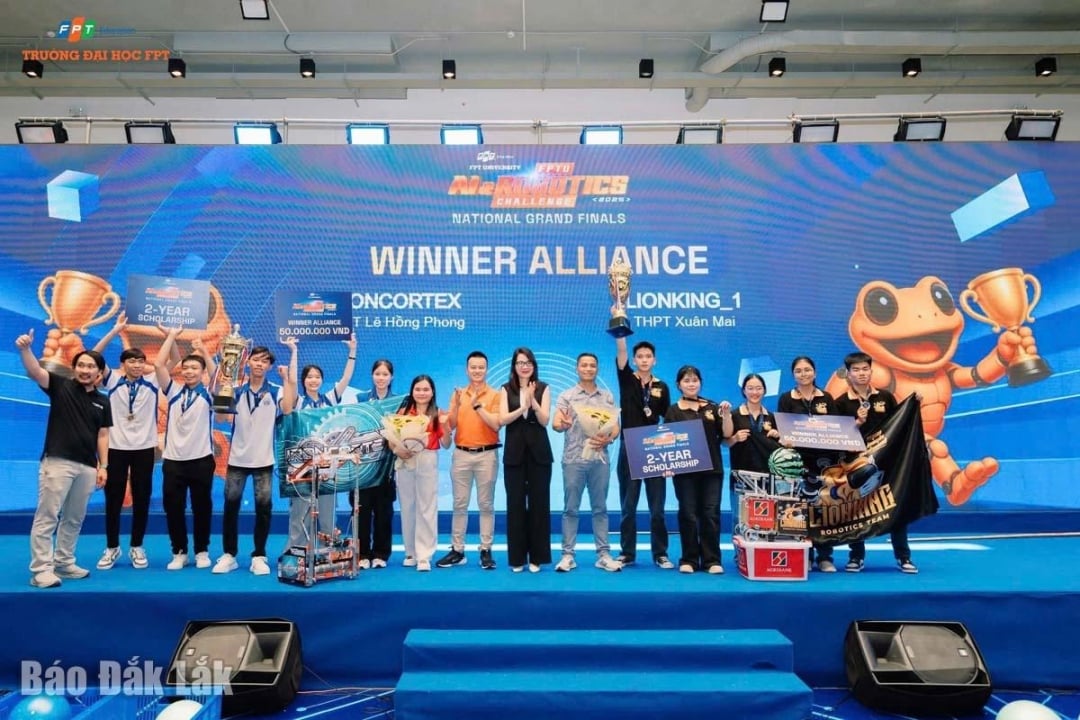 Liên minh IronCortex, Trường THPT số 2 Lê Hồng Phong (Đắk Lắk) và  LionKing_1, Trường THPT Xuân Mai (Hà Nội) giành cúp quán quân. 