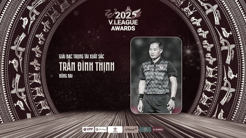 AFF và VFF tổ chức mặc niệm tưởng nhớ trọng tài Trần Đình Thịnh tại giải nữ Đông Nam Á - Ảnh 1.
