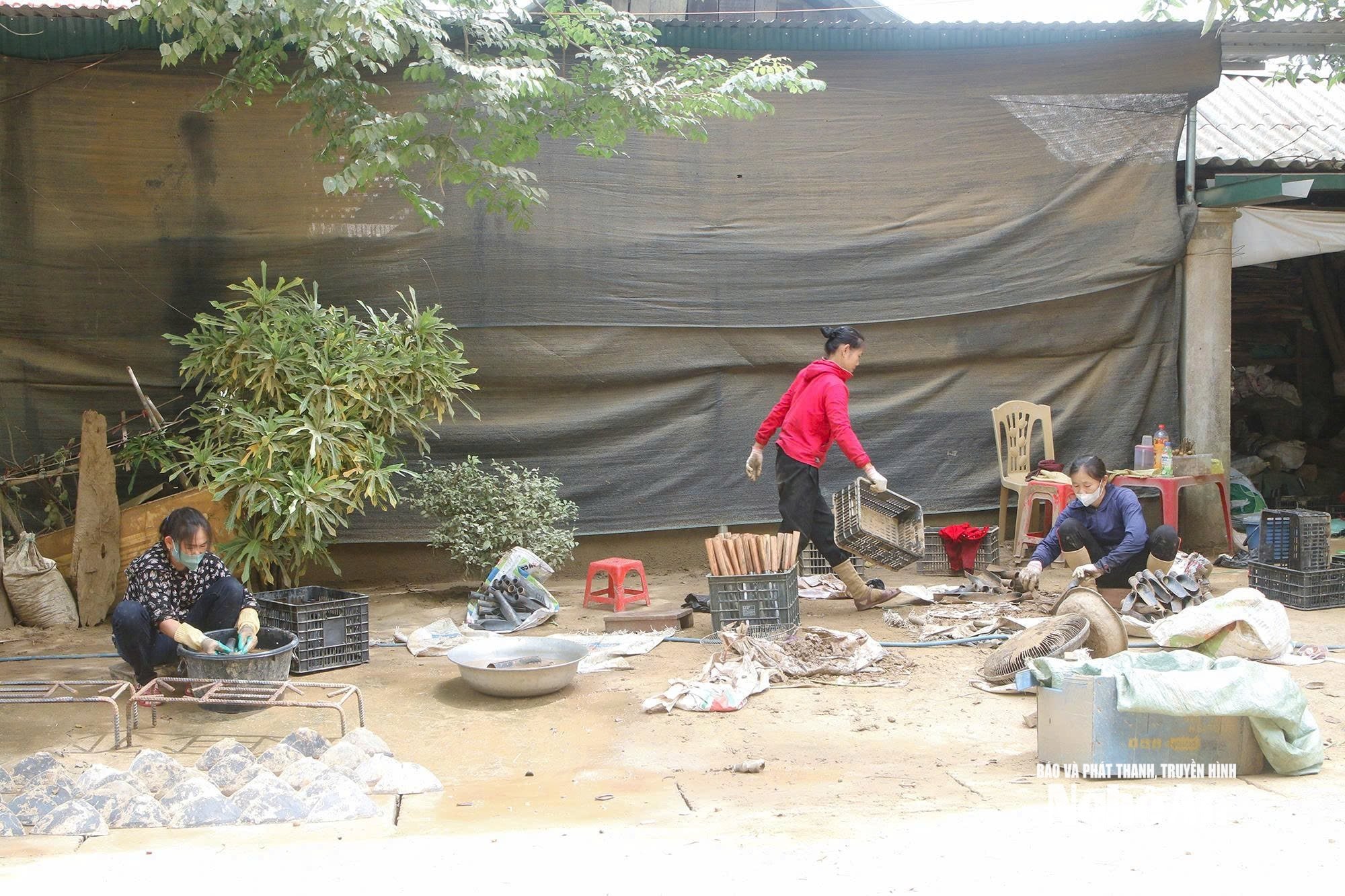 Hồi sinh sau lũ 4