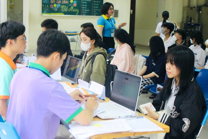 Ký túc xá Cỏ May xét chọn 100 tân sinh viên, hỗ trợ ăn ở và học phí - Ảnh 1.