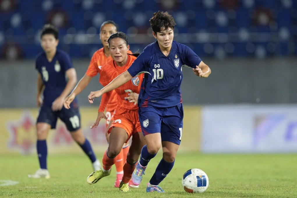 Tuyển nữ Thái Lan sử dụng nội binh đối đầu Indonesia ở AFF Cup 2025 - 1