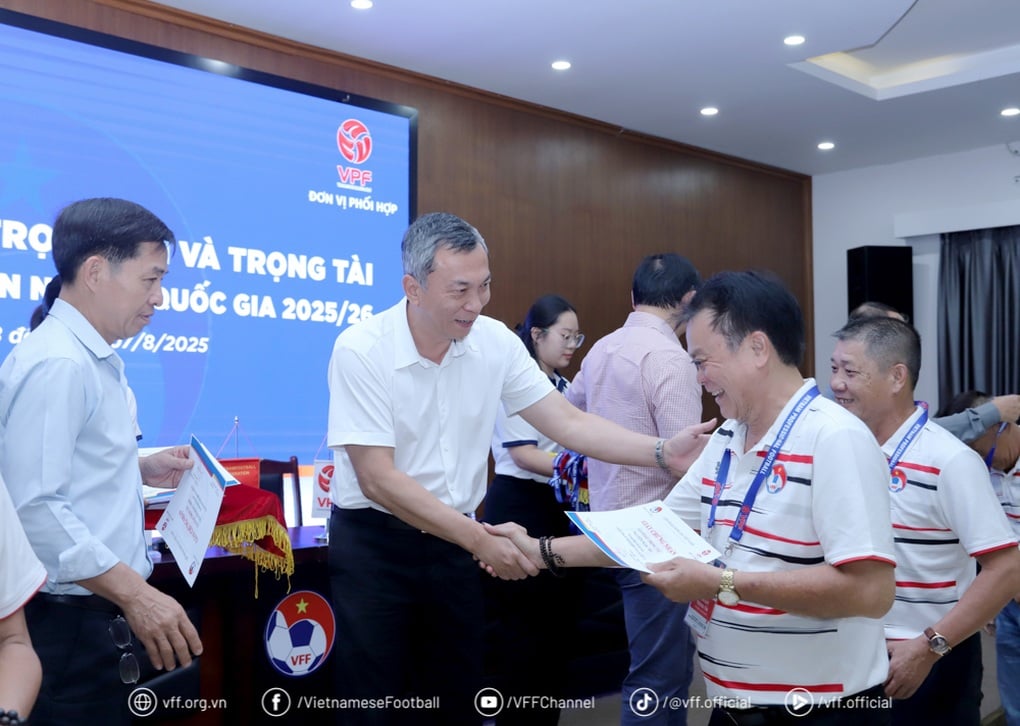 Chủ tịch VFF nhắn nhủ các trọng tài giám sát bản thân nghiêm túc hơn - 1