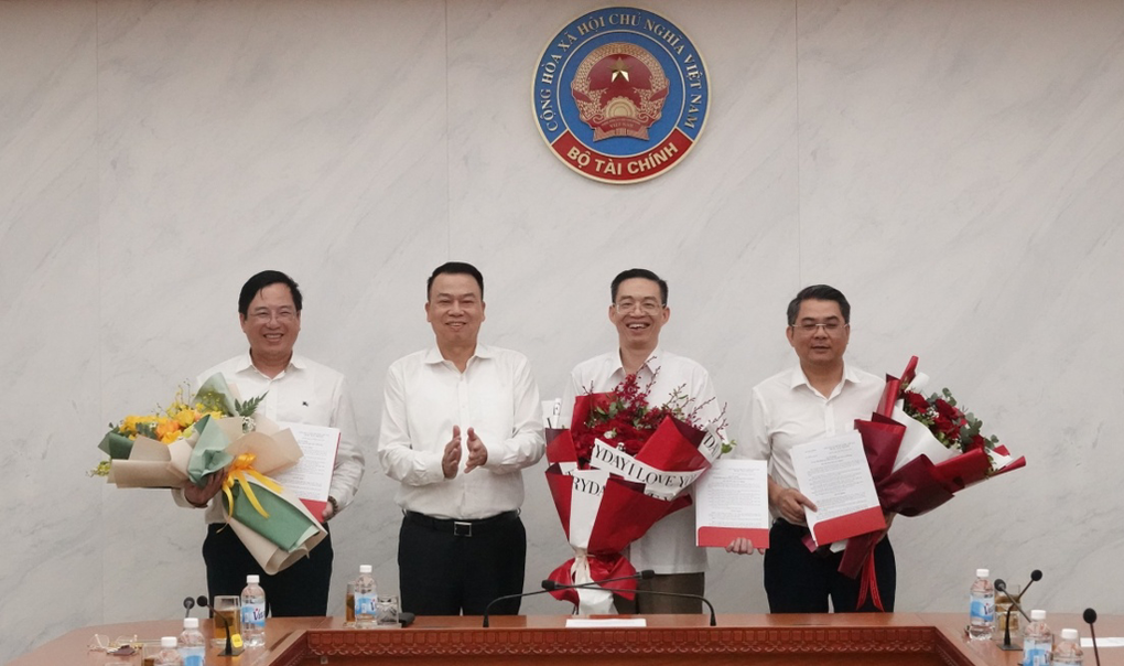 Bộ Tài chính bổ nhiệm vụ trưởng Vụ Quốc phòng, an ninh, đặc biệt - 1