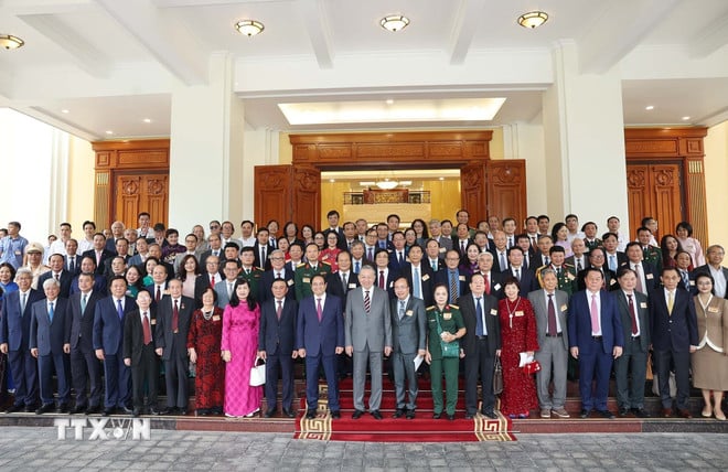 ttxvn-tong-bi-thu-to-lam-gap-mat-dai-bieu-tri-thuc-nha-khoa-hoc-van-nghe-sy-8193333-3.jpg