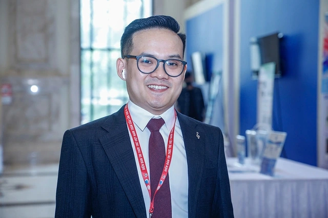 Chung dòng máu Lạc Hồng: Người thầm lặng hỗ trợ du học sinh Việt Nam