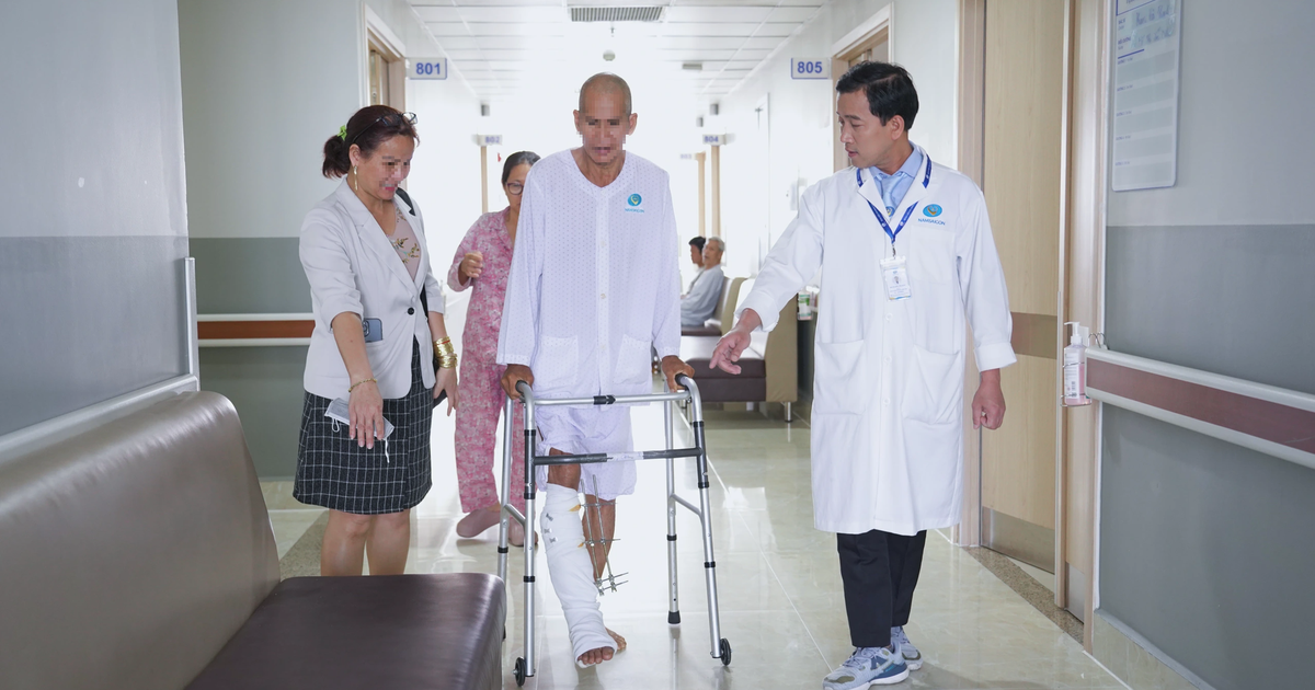 TP.HCM: Bị máy cắt cỏ cứa, người đàn ông nhập viện cứu chân, phát hiện sỏi thận