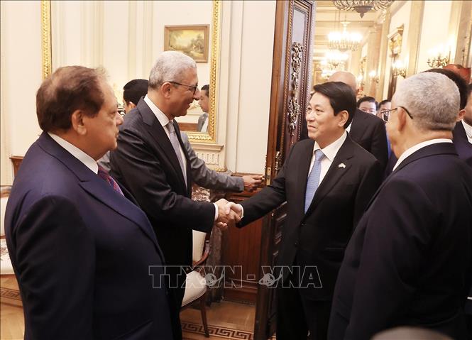 ចំណងជើងរូបថត