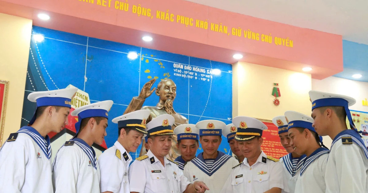 61 năm Chiến thắng trận đầu: Học trò tiếp lửa chiến sĩ Trường Sa bằng thư tay và tranh vẽ