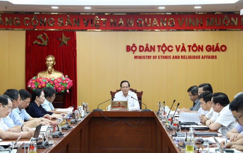 Cử cán bộ hỗ trợ công tác dân tộc, tôn giáo cho địa phương vận hành chính quyền 2 cấp- Ảnh 1.