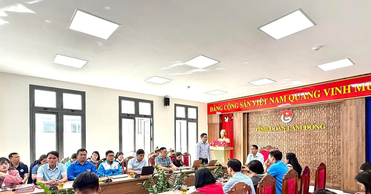 Phó Bí thư Tỉnh ủy Lâm Đồng Đặng Hồng Sỹ thăm và làm việc với Tỉnh đoàn
