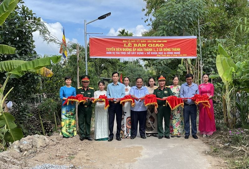 Lực lượng vũ trang quan tâm thực hiện tốt các chính sách an sinh xã hội, góp phần xây dựng NTM, nâng cao đời sống vật chất và tinh thần của Nhân dân.
