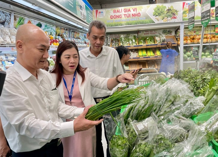 Người tiêu dùng yên tâm hơn với rau, thịt, cá... được gắn Tick xanh trách nhiệm - Ảnh 3.
