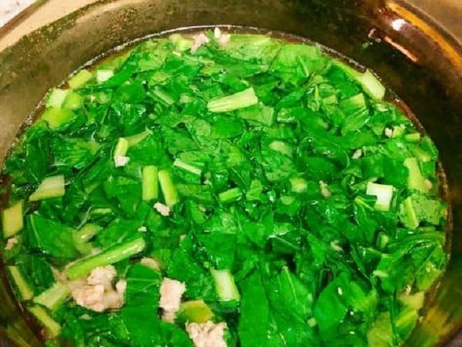 0408-canh-cai-nau-thit.jpg