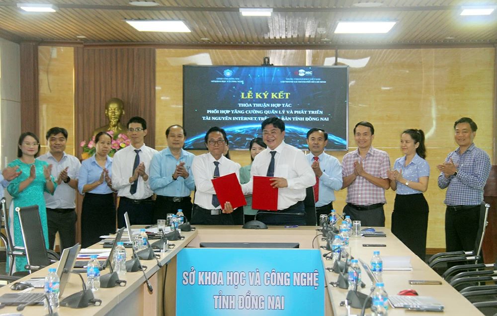 Ký kết thỏa thuận hợp tác tăng cường quản lý và phát triển tài nguyên internet tại Đồng Nai