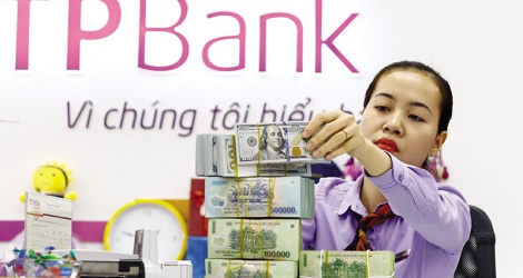 Ngân hàng rầm rộ cho vay bất động sản