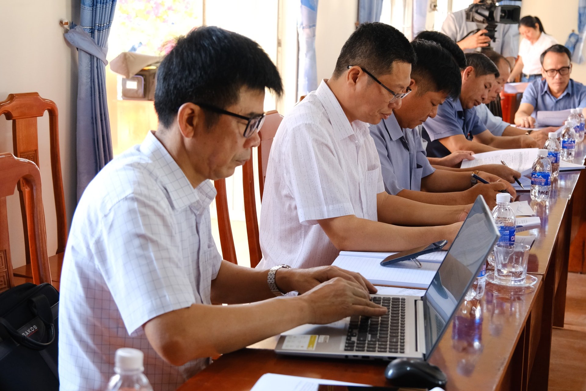 Lãnh đạo địa phương tham dự buổi làm việc tại xã Gia Hiệp