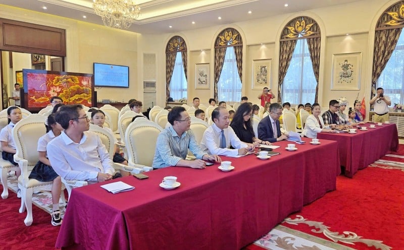 Thiếu nhi Việt - Trung giao lưu, chia sẻ về tình hữu nghị