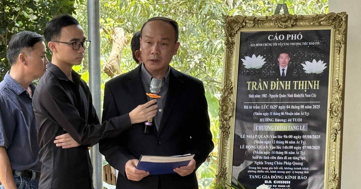 Tiễn đưa trọng tài Trần Đình Thịnh về nơi an nghỉ cuối cùng, Tổng thư ký VFF nói lời nghẹn ngào!